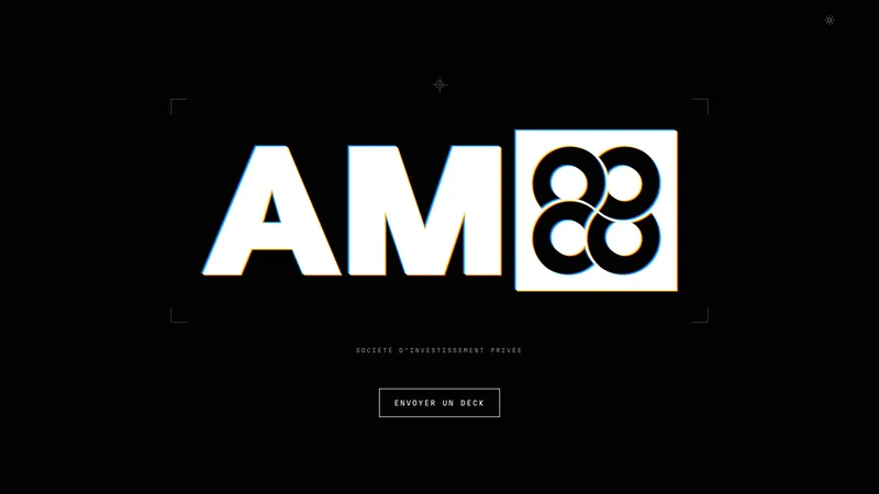 Page d'accueil d'AM88 : logotype blanc massif sur fond noir.